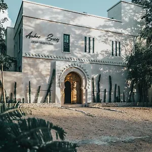 https://ambre-epices-jungle-hotel-spa.quintano-roohotels.com
